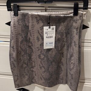 Zara Black and Gray Snake Print Pencil Skirt